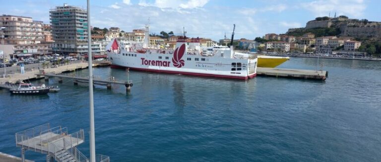 Toremar Elba porto 825x350 1 768x326