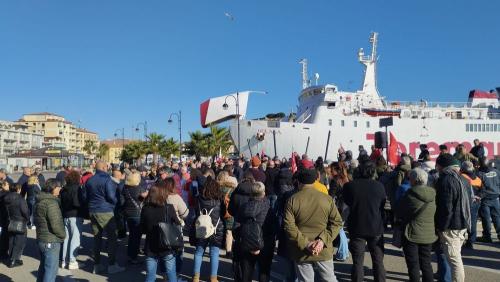 elba manifestazione traghetti